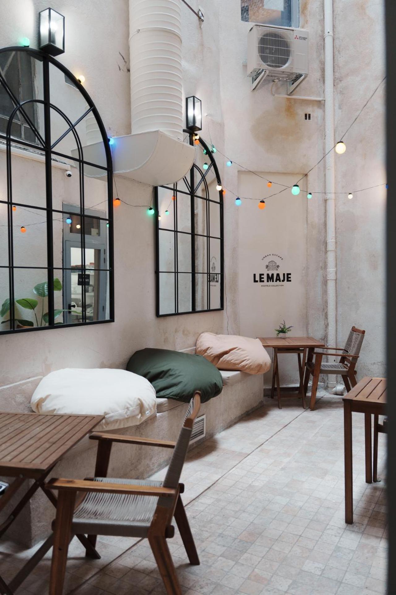 Le Maje Hostel Montpellier Exterior photo